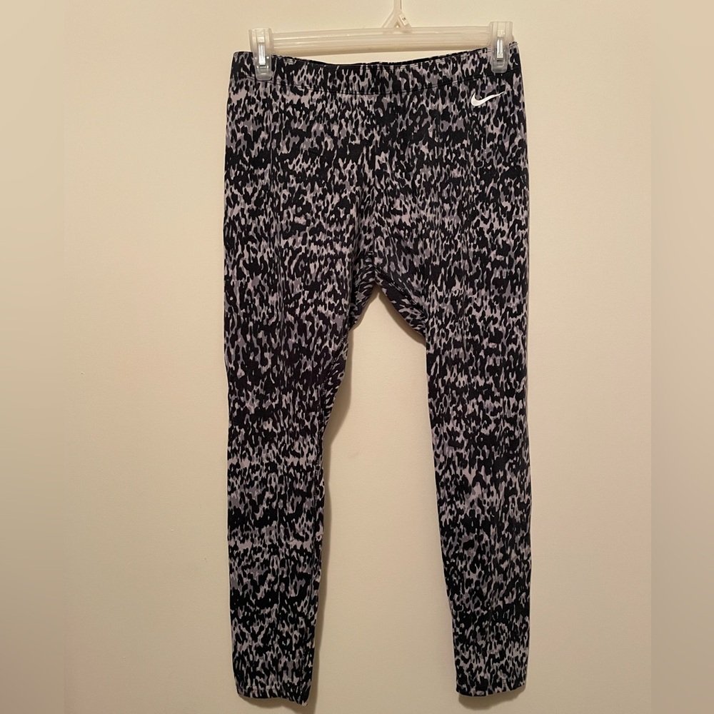 Nike Gray and Black Patterned Leggings